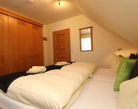 Oewern Diek App 05 * Wustrow (Fischland)