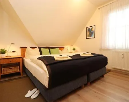 Oewern Diek App 05 Wustrow (Fischland)